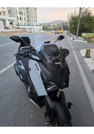 Motocam Yamaha Xmax Techmax Ön Cam 2025-2026 Model 52cm Şeffaf Renkli 4mm Asansörlü