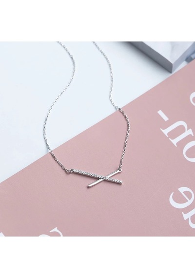 925ayar Gümüş Zirkon Taşlı Geometrik Çapraz Kolye