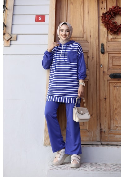 Genel Markalar Moda Efsa Tesettür Giyim Kapüşonlu Ve Önü Yarım Fermuarlı Çizgili 2 İplik Pantalon İle Tunik Takım Saks Mavi Saks Mavi Genel Markalar Moda Efsa Tesettür Giyim Kapüşonlu Ve Önü Yarım Fermuarlı Çizgili 2 İplik Pantalon İle Tunik Takım Saks Mavi Saks Mavi