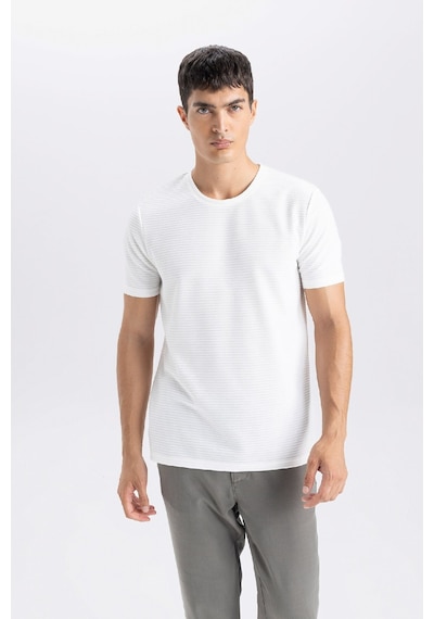 DeFacto Slim Fit Dar Kesim Bisiklet Yaka Basic Düz Kısa Kollu Tişört M6608AZ25SPER105