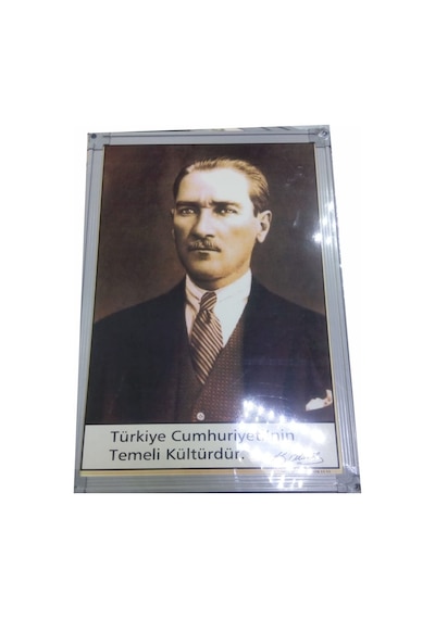 Inter Atatürk Portresi 35 X 50 Alüminyum Çerçeve