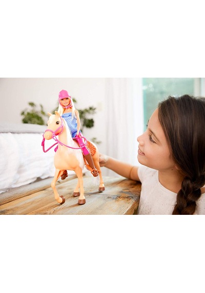 Barbie Ve Güzel Atı Oyun Seti Barbie Ve Güzel Atı Oyun Seti