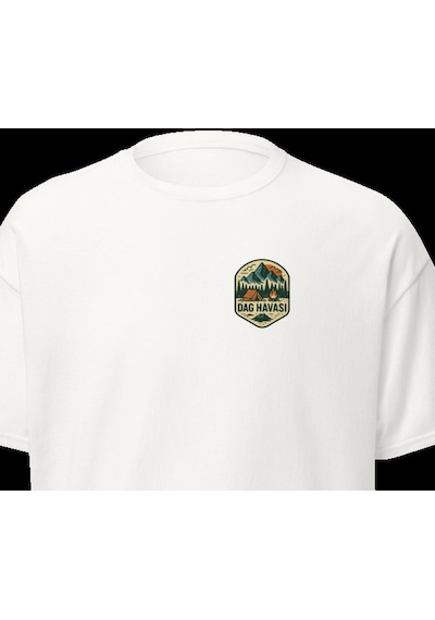 Wildstyle Dağ Havası Renkli Vintage Dağ Doğa Kamp Rozet Baskılı Unisex Bisiklet Yaka Pamuklu Tişört Beyaz
