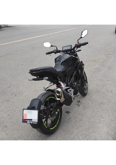 Honda CB250R Kısa Kuyruk ve Sıyırıcı Üzeri Işıklı Plakalık