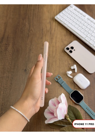 Apple iPhone 11 Pro Magsafe Uyumlu Mat Sert Klein Kılıf Beyaz