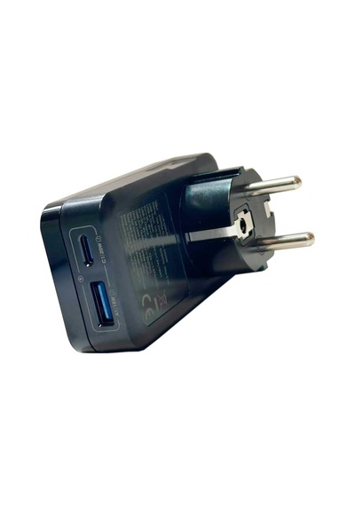 Hızlı Şarj Özellikli, Akım Korumalı 20w Pd Hızlı Şarjlı Universal Priz Dönüştürücü, 2500w Akım Korumalı, Usb-c Ve Usb-a Çıkışlı, Tüm Ülke Fişleri Uyumlu Siyah