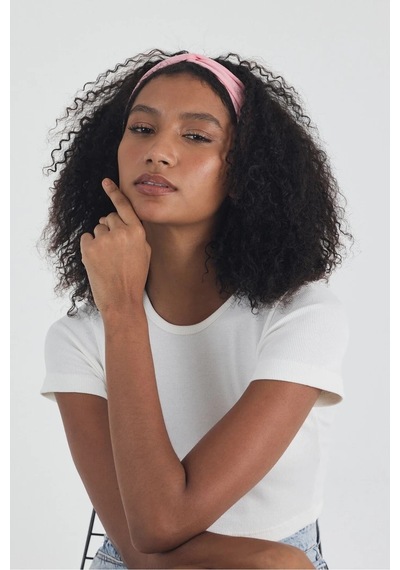 Butikgiz Beyaz Kısa Kol Bisiklet Yaka Vücuda Oturan Kaşkorse Crop + Bandana Set %100 Pamumklu, Esnek Rahat Beyaz-pembe