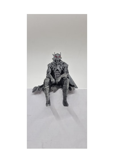 Guts Berserk Oturan Figür 15 Cm