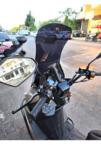 Motocam Küba Newlight 50 Pro Ön Cam 2023-2026 Model 68cm Siyah Renkli 4mm Orta Boylu