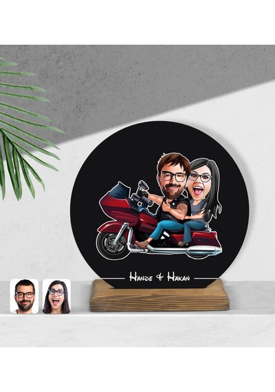 Kişiye Özel Sevgililer Karikatürlü Yuvarlak Ahşap Biblo-103