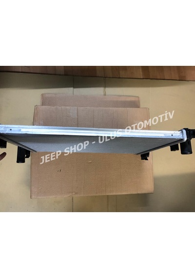 Chrysler 300c Su Radyatörü 2.7 3.5 Benzinli 05/10 Usa 5137692aa