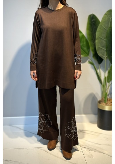 Lale Butik Kolları Ve Paçası Taş İşleme Detay Sıfır Yaka Triko Takım 17019 Kahverengi Lale Butik Kolları Ve Paçası Taş İşleme Detay Sıfır Yaka Triko Takım 17019 Kahverengi