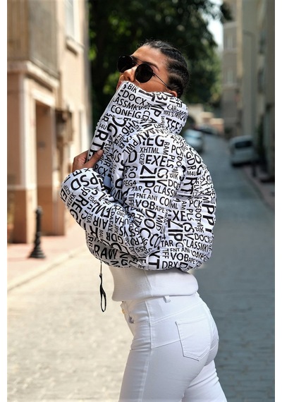 Keyifli Moda Kadın Beyaz Siyah Yazılı Dik Yaka Kısa Şişme Mont