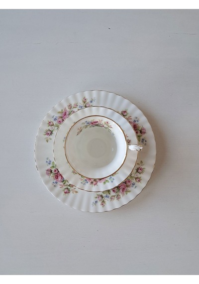 Moss Rose Bone China Trio Çay Fincanı 3 Parça 200 Ml
