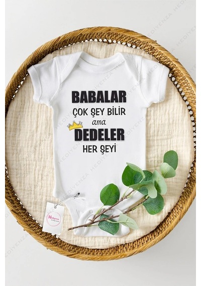 Hediyenza Babalar Çok Şey Bilir Dedeler Herşeyi Özel Tasarım Bebek Zıbın Pamuklu Çıtçıtlı Body Beyaz