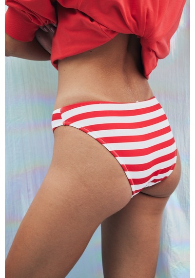 Penti La Jolla Çizgili Slip Bikini Altı-Aysu Türkoğlu Koleksiyonu Penti La Jolla Çizgili Slip Bikini Altı-Aysu Türkoğlu Koleksiyonu