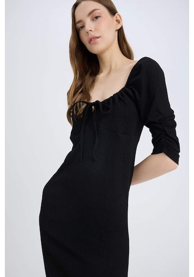 DeFacto Bodycon Vücudu Saran Kare Yaka Yırtmaçlı Basic Düz Bürümcük Yarım Kol Siyah Midi Elbise E0885AX25SPBK81