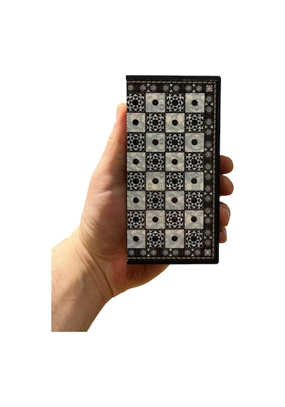 Gifthome Pocket Serisi Küçük Boy Parlak Sedef Desenli Kutulu Klasik Satranç Takımı 13,5 X 13,5 Cm.