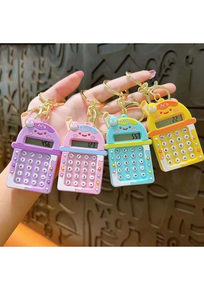 Mini 8 Haneli Hesap Makineli Labirent Oyunlu Karikatür Anahtarlık 1 Adet Ebat:7,3 Cm X 4,8 Cm Pembe
