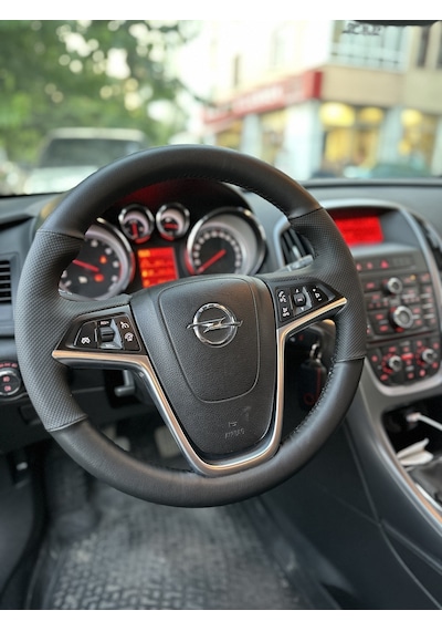 Opel Insignia Araca Özel Direksiyon Kılıfı Bombeli Direksiyonlar