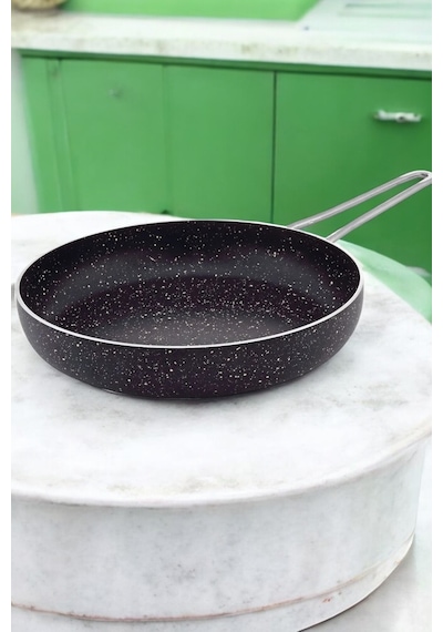 Gökdil Cantef Yanmaz Yapışmaz 32 Cm Metal Kulplu Granit Tava Siyah