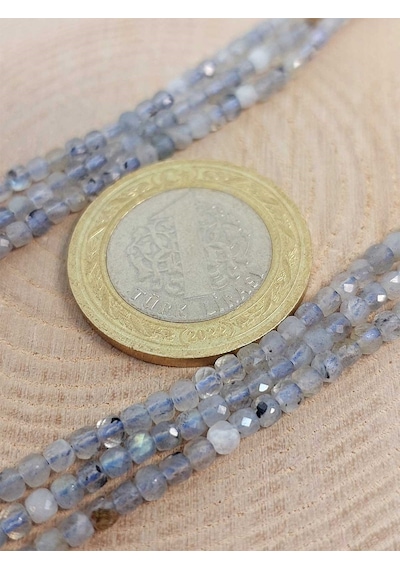 Labradorit Taşı Küp Şekilli Dizi 2.5mm 45304