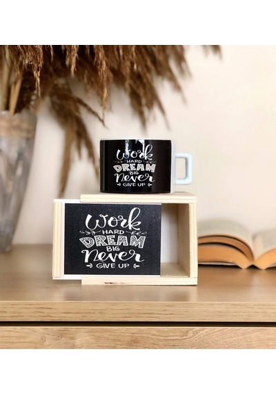 Work Hard Dream Tasarımlı Kutlu Kupa Beyaz - Çok Renkli