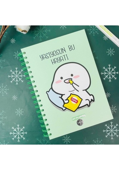 Yaşıyosun Bu Hayatı Tasarımlı Spiralli Sticker'lı Tarihsiz Konuşan Ajanda Haftalık Planlayıcı Defter Beyaz