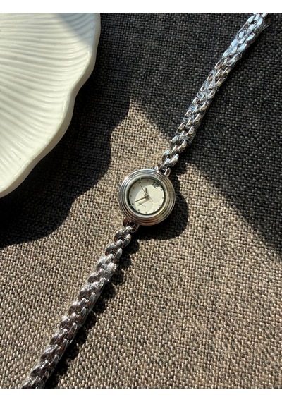 Retro Minimal Metal Kordon Vintage Kadın Kol Saati Gümüş Altın 33379250