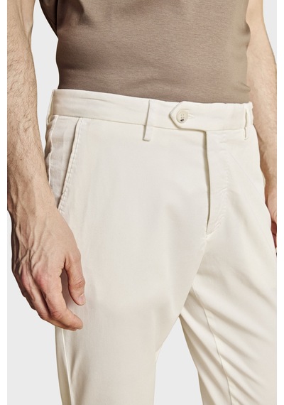 Brooks Brothers Normal Bel Daralan Paça Liyosel Chino Pantolon Erkek Pantolon Bbss26mpt001101 Kırık Beyaz Brooks Brothers Normal Bel Daralan Paça Liyosel Chino Pantolon Erkek Pantolon Bbss26mpt001101 Kırık Beyaz