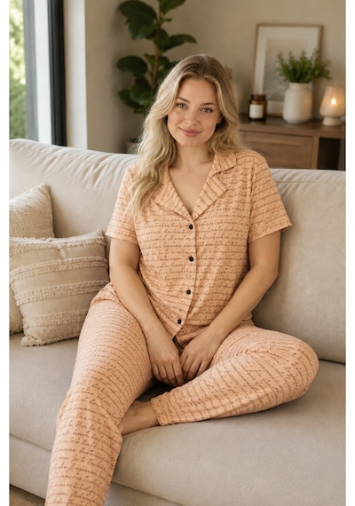 Rindahomewear Büyük Beden Yazı Baskılı Milan Düğmeli Pijama Takımı Bej