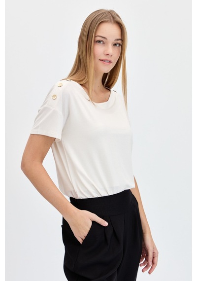 Kadın Sıfır Yaka Omuzları Düğmeli Tshirt Ekru Ekru Kadın Sıfır Yaka Omuzları Düğmeli Tshirt Ekru Ekru