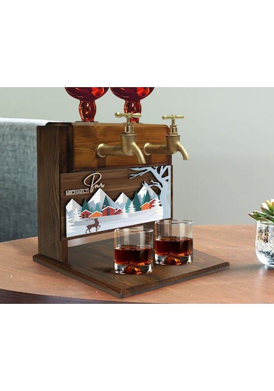 Bk Gift Kişiye Özel Kabartma Kış Tasarımlı İsimli Çift Musluklu Doğal Ahşap İçki Standı-2, İçki Standı, Doğum Günü Hediyesi, Ev Hediyesi Bitmeyen13763