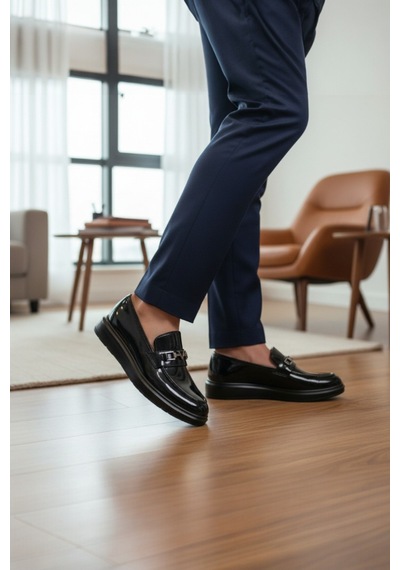 Enoch Hakiki Deri Siyah Metal Aksesuarlı Erkek Comfort Loafer