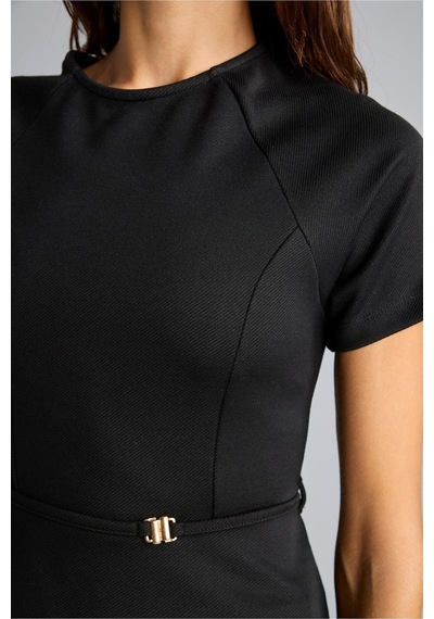 Defacto İnce Kemer Detaylı Slim Fit Bisiklet Yaka Kısa Kollu Tişört G9811ax26aubk81 Siyah-bk81