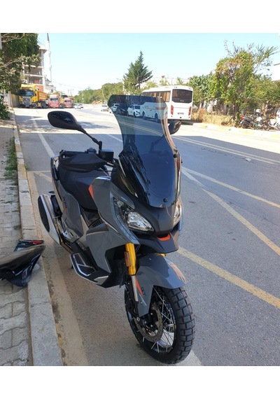 Motocam Peugeot Xp 400 Ön Cam 2023-2026 Model 61cm Siyah Renkli 4mm Orta Boylu