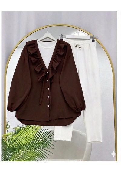 Lovie Moda Yakası Fırfır Detaylı Düğmeli Pantolonlu Takım Kahverengi
