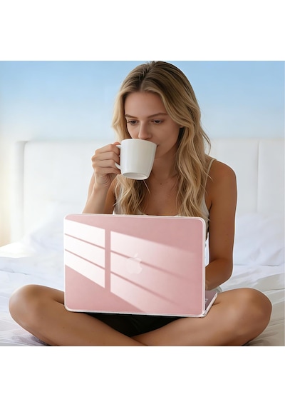 Macbook Neo 13 İnç A3404 Uyumlu Kılıf Kristal Kapak Şeffaf Parlak Tam Koruma Alt Üst Koruyucu Pembe