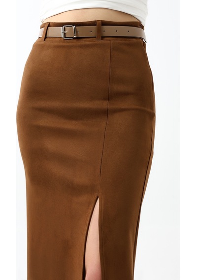 Gugus Kadın Süet Kuamaş Trend Model Uzun Kemerli Fermuar Kapamalı Yırtmaçlı 92 Cm Maxi Boy Etek Kahve Gugus Kadın Süet Kuamaş Trend Model Uzun Kemerli Fermuar Kapamalı Yırtmaçlı 92 Cm Maxi Boy Etek Kahve