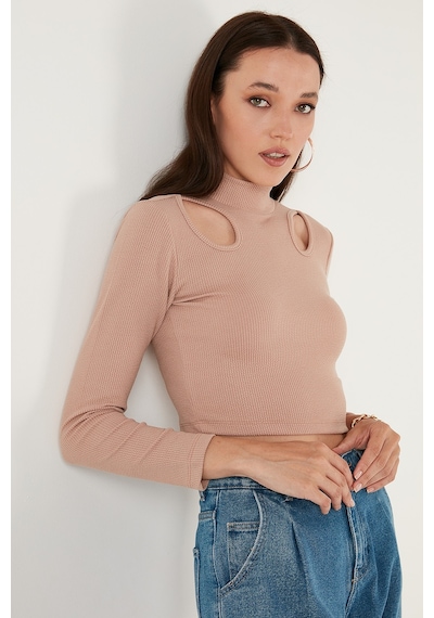Lela Esnek Slim Fit Cut Out Pencereli Dik Yaka Crop Bayan Bluz 5865348 Bisküvi Lela Esnek Slim Fit Cut Out Pencereli Dik Yaka Crop Bayan Bluz 5865348 Bisküvi