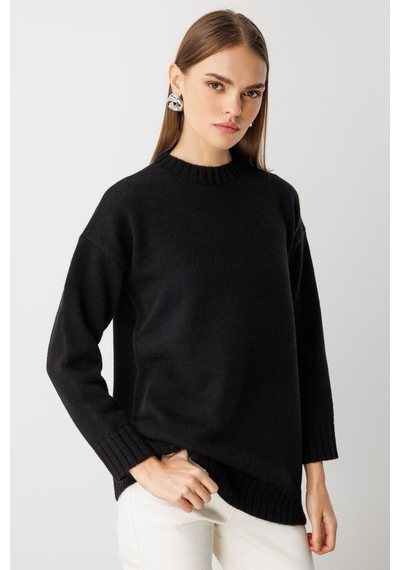 Mizalle Yuvarlak Yaka Oversize Siyah Triko Kazak Siyah