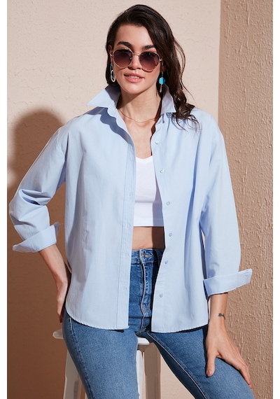 Lela Pamuklu Regular Fit Önü Kısa Arkası Uzun Oval Kesim Bayan Gömlek Cf25S163867 Açık Mavi Lela Pamuklu Regular Fit Önü Kısa Arkası Uzun Oval Kesim Bayan Gömlek Cf25S163867 Açık Mavi