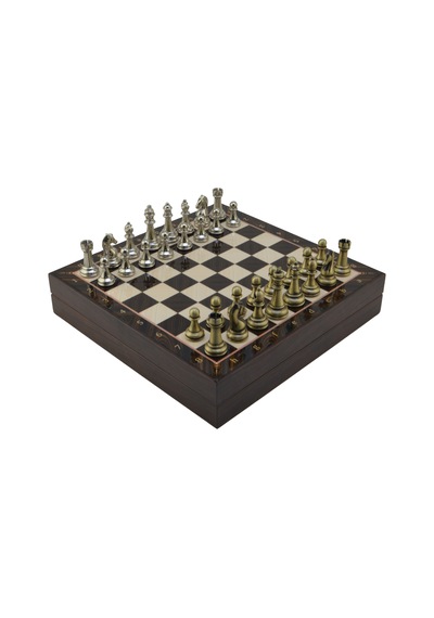Gifthome Orta Boy Parlak Metal Klasik Satranç Takımı Ve Ceviz Desenli Sandıklı Mdf Tahtası 30x30x6 Cm.