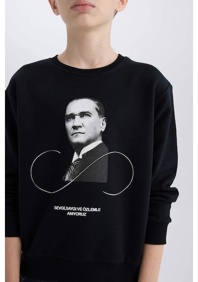 DeFacto Erkek Çocuk Bisiklet Yaka Atatürk Baskılı Sweatshirt D8201A824WNBK81 DeFacto Erkek Çocuk Bisiklet Yaka Atatürk Baskılı Sweatshirt D8201A824WNBK81