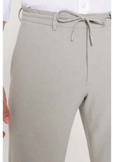 AC&Co / Altınyıldız Classics Erkek Grı Slim Fit Dar Kesim Beli Bağlamalı Gofre Desenli Yan Cepli Şort Gri