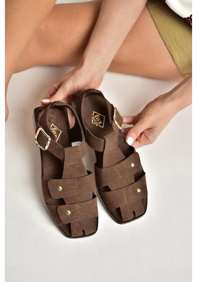 Fox Shoes Y458102502 Kahverengi Süet Büyük Toka Detaylı Kadın Sandalet Kahverengi