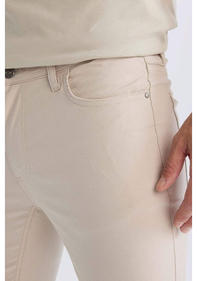 DeFacto Yazlık Chino Kanvas Dokulu Pantolon Slim Fit Dar Kesim Cepli Dar Paça T1055AZ25SPBG191