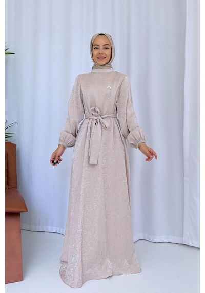 Kahijab Broş Detay Elbise - Bej