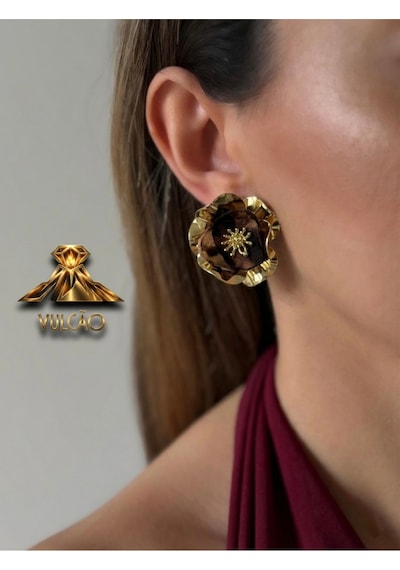 Çiçek Leopar Detaylı Küpe Altın