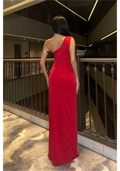 DefyModa Kadın Sandy Kumaş Tek Omuz Balık Kesim Abiye Elbise Kırmızı